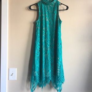 Beautiful turquoise dress!